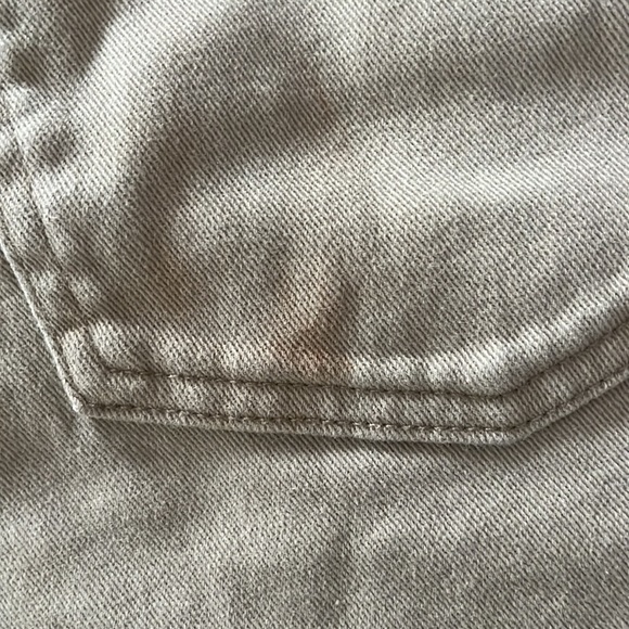 Womens khaki shorts - Picture 3 of 4